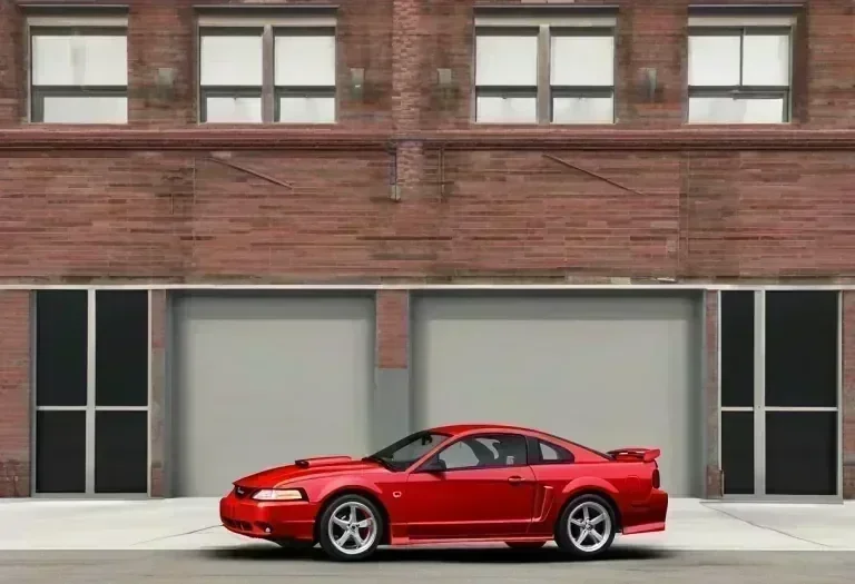2001 Roush Stage 3 Mustang Test: Cobra Killer