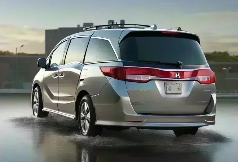 Honda Odyssey Minivan Recall: Over 300,000 Vehicles Affected by Faulty Backup Cameras
