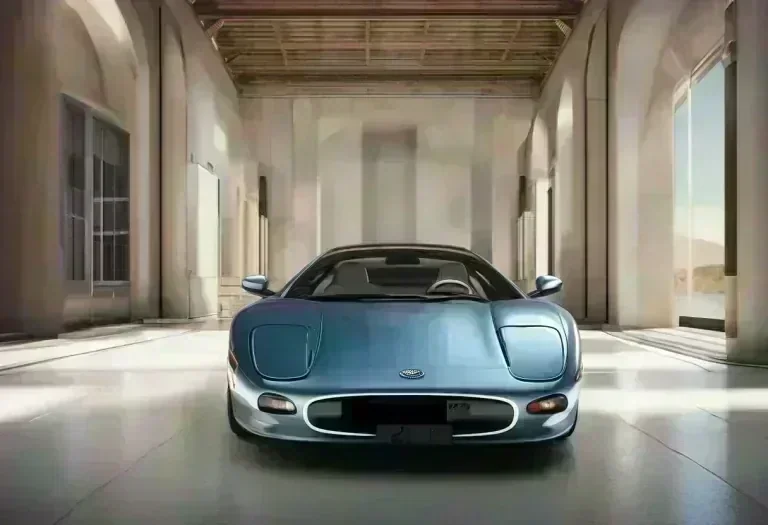 Ian Callum Redesigns the Jaguar XJ220, But Needs Your Original to Build It